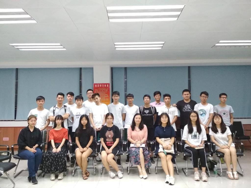 日本女优a片
举行2017级学风考风班风建设交流会3.png