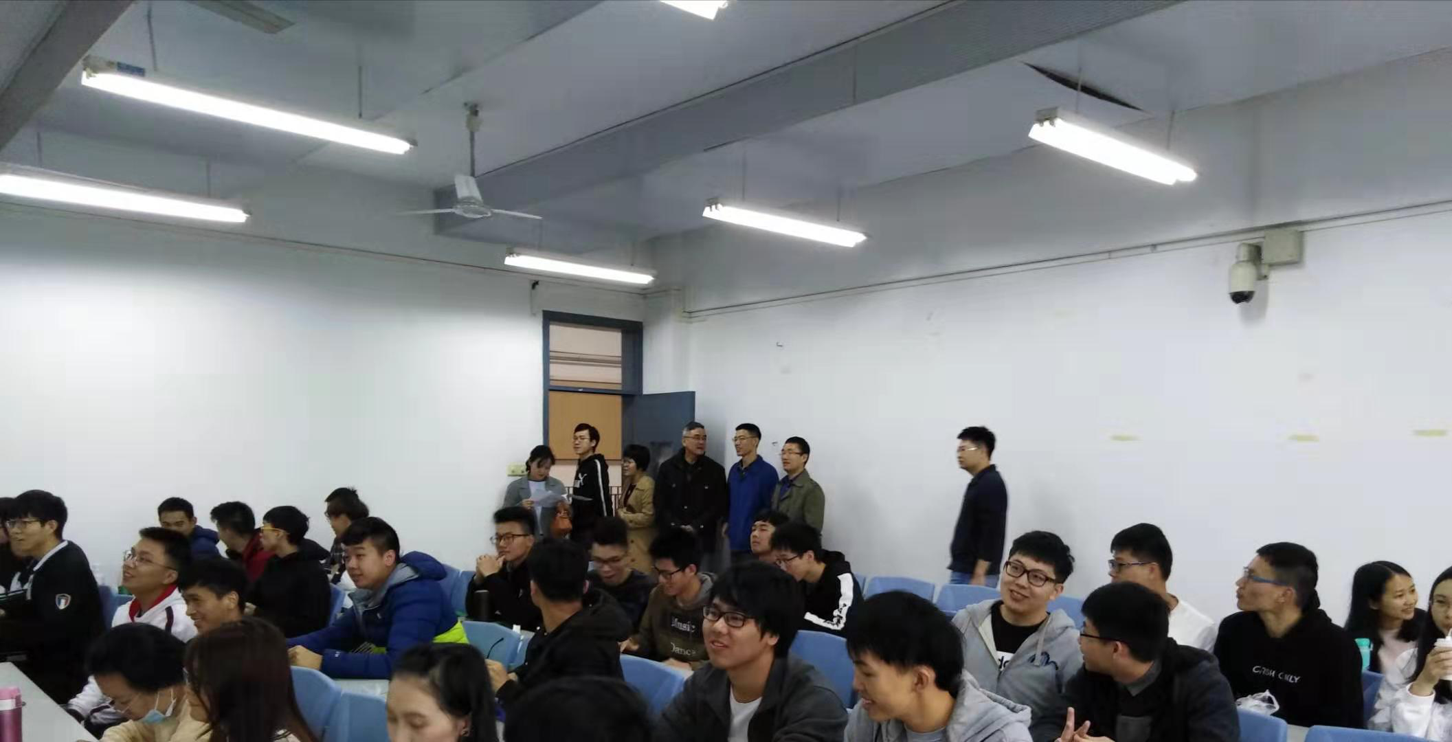 日本女优a片
领导巡堂督导新学期开学第一课2.png