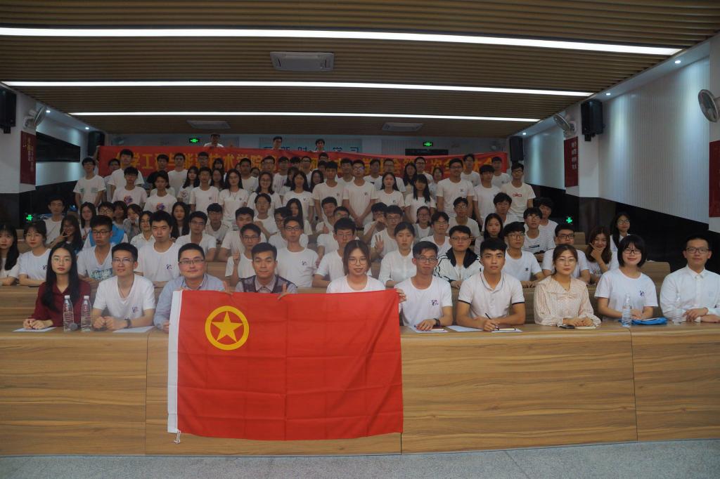 日本女优a片
举行第三届团总支-学生会第二次全体大会1.jpg