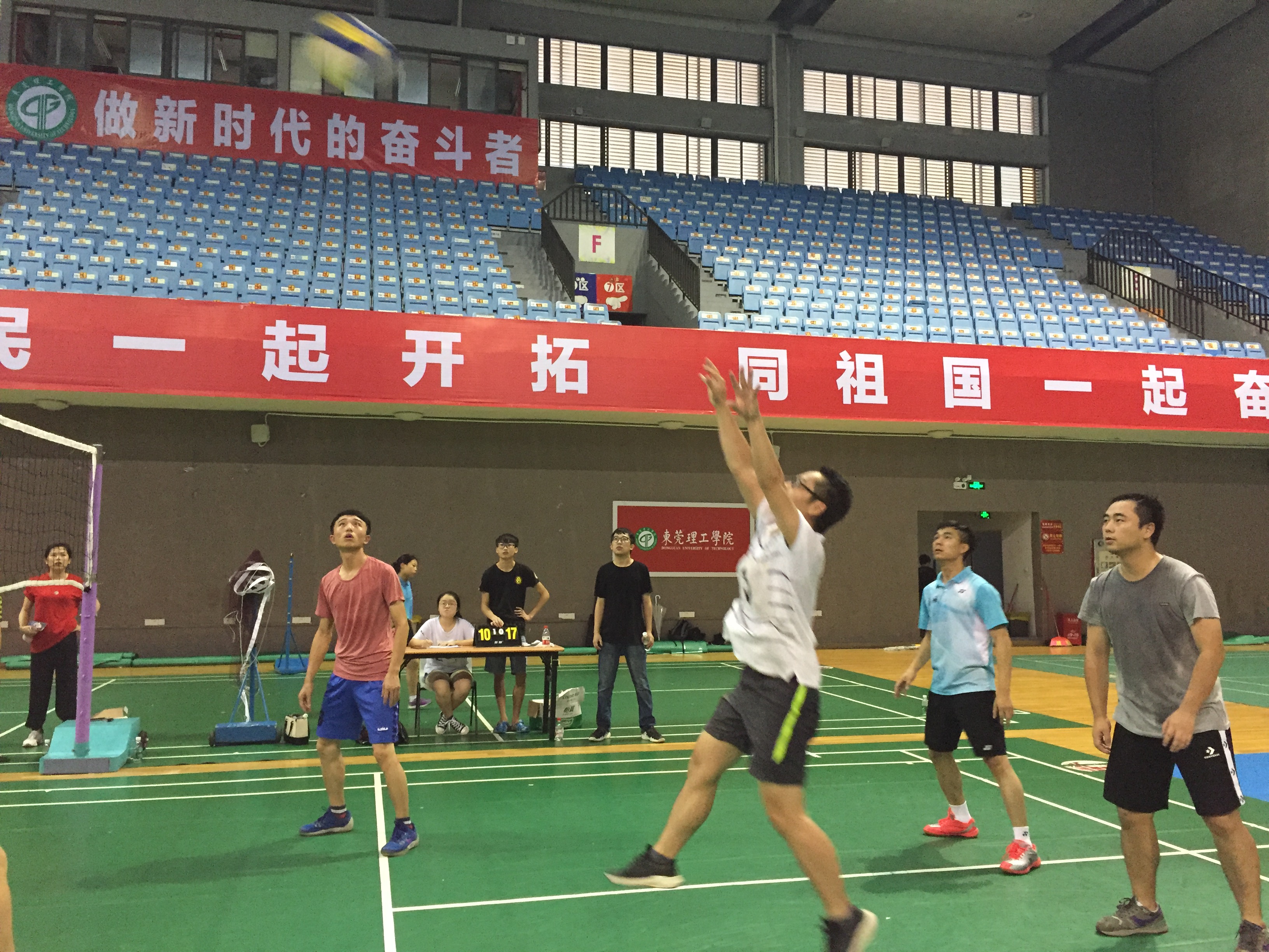 日本女优a片
获学校教职工气排球比赛二等奖-2.jpg